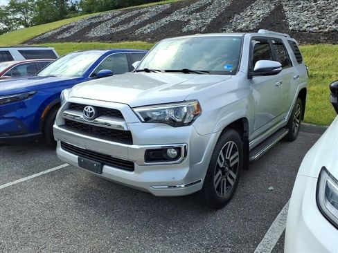 Used 2016 Toyota 4Runner Limited AWD/4WD image 9