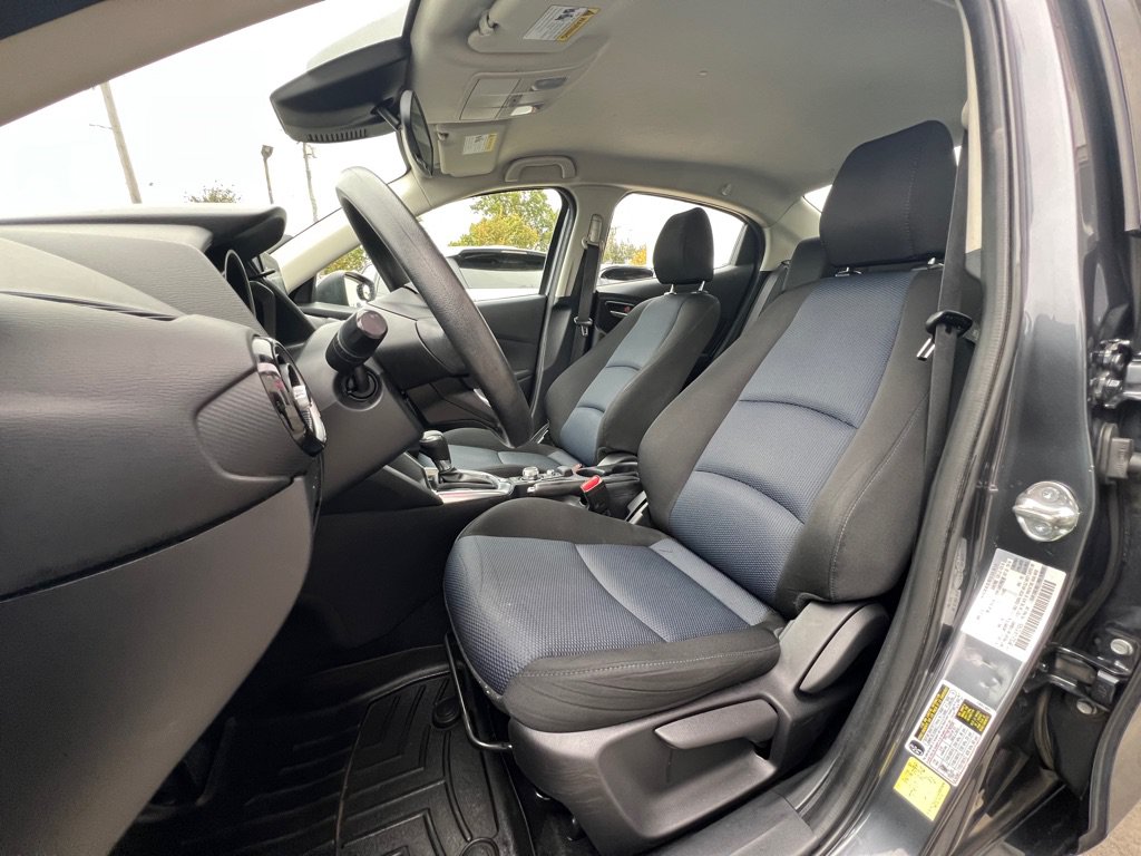 Used 2019 Toyota Yaris LE FWD image 11