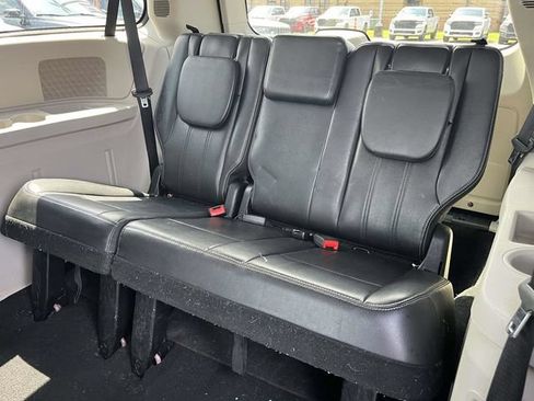 Used 2012 Chrysler Town & Country Touring w/ Entertainment Group #1 FWD image 16