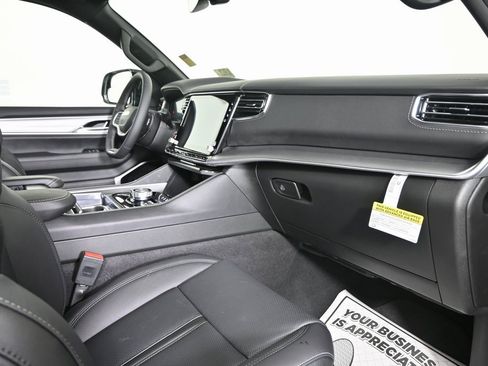 New 2026 Jeep Grand Wagoneer Limited image 15