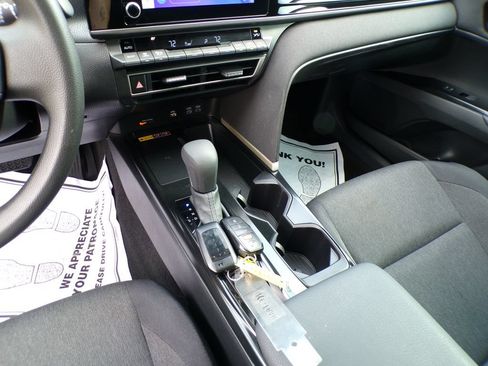 Used 2025 Toyota Camry LE FWD image 29