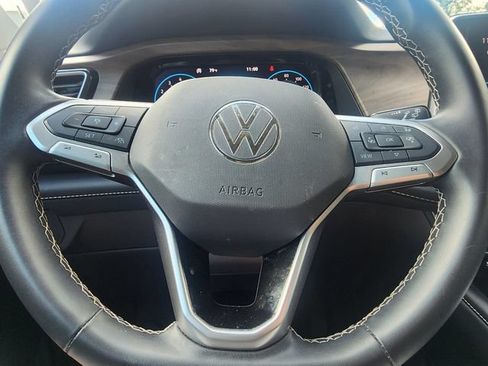 Used 2025 Volkswagen Atlas SE AWD/4WD image 33