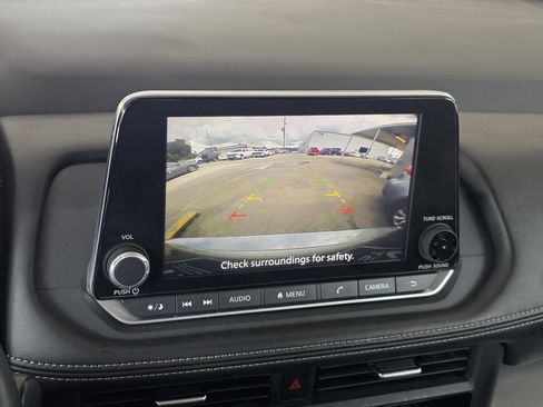 Used 2025 Nissan Rogue SV AWD/4WD image 11