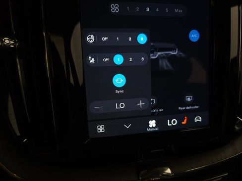 Certified 2025 Volvo XC60 B5 Plus AWD/4WD image 29
