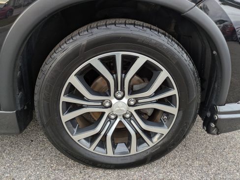 Used 2016 Mitsubishi Outlander SE image 12