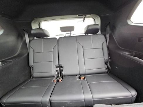 Used 2025 GMC Acadia Elevation w/ Elevation Premium Package image 7