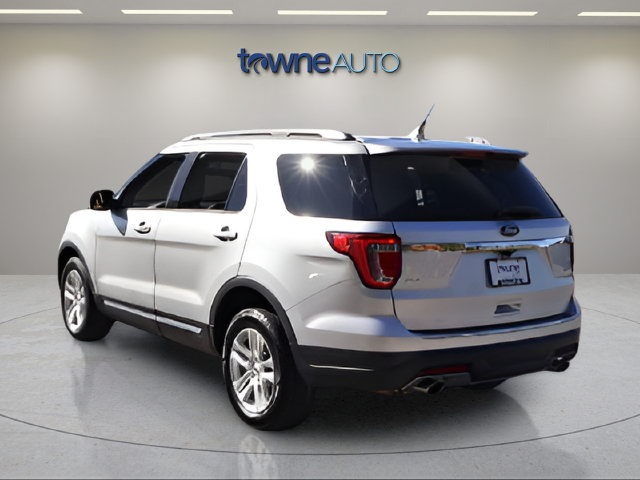 Used 2018 Ford Explorer XLT w/ Equipment Group 201A AWD/4WD image 3