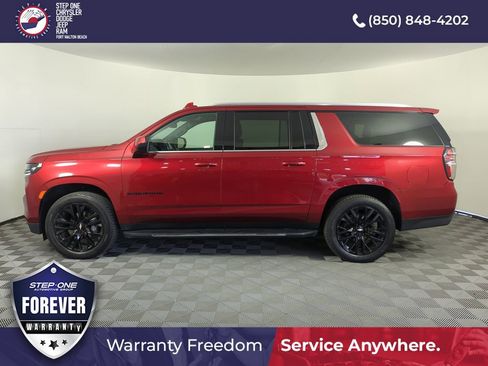 Used 2021 Chevrolet Suburban LT AWD/4WD image 3