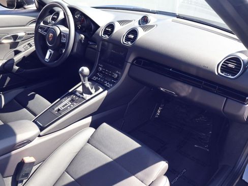 Certified 2024 Porsche 718 Boxster RWD image 25