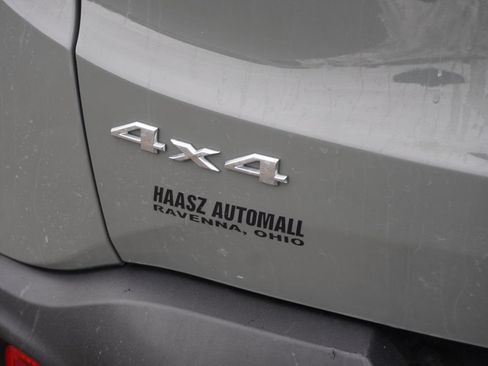 Used 2022 Jeep Renegade Latitude AWD/4WD image 8