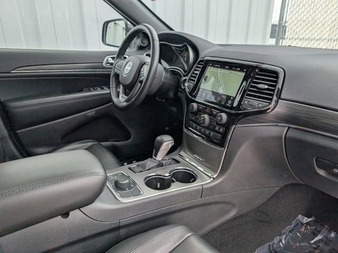 Used 2021 Jeep Grand Cherokee Limited image 31
