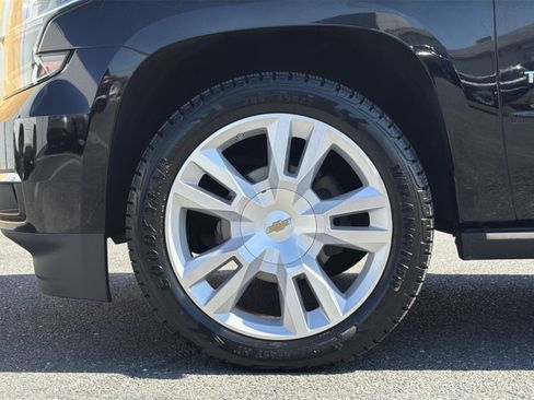 Used 2019 Chevrolet Tahoe Premier AWD/4WD image 13