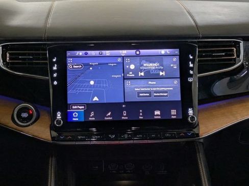 Certified 2022 Jeep Grand Wagoneer Series III w/ Rear Seat Video Group 1 AWD/4WD image 21