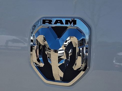 Used 2024 RAM 2500 Tradesman w/ Chrome Appearance Group image 30