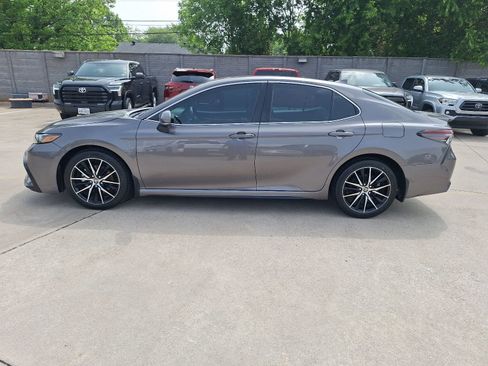 Used 2024 Toyota Camry SE w/ Convenience Package FWD image 3