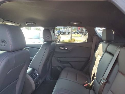 Certified 2024 Chevrolet Blazer RS FWD image 9
