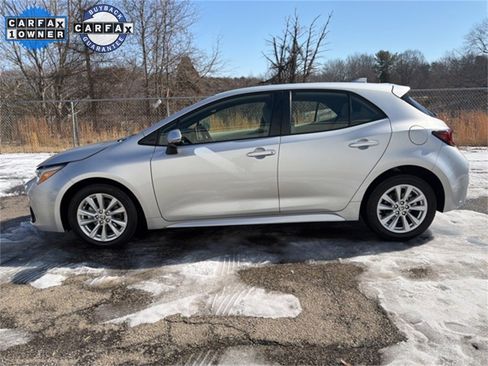 Used 2024 Toyota Corolla SE w/ SE Package image 5