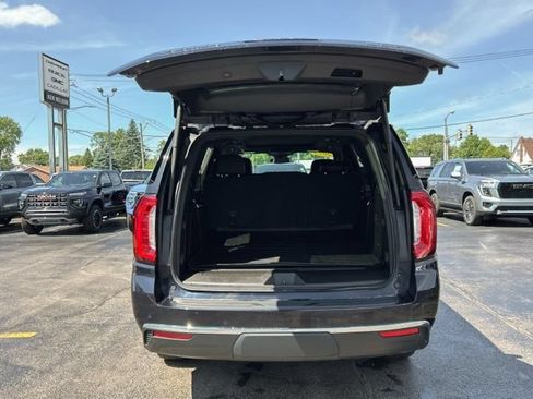 Used 2023 GMC Yukon SLT AWD/4WD image 9