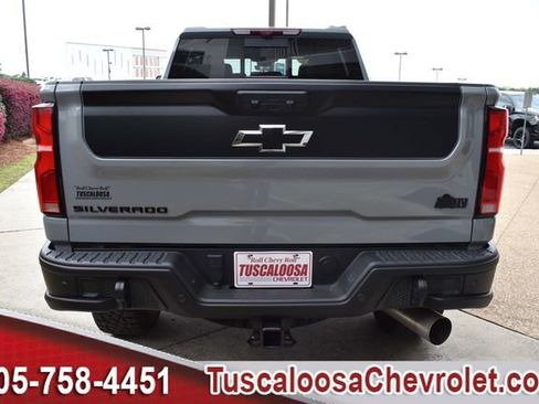 Used 2024 Chevrolet Silverado 2500 ZR2 w/ ZR2 Bison Edition image 8