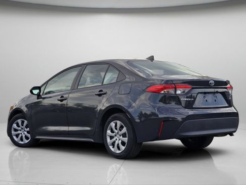 Used 2025 Toyota Corolla LE FWD image 17