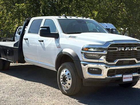 New 2026 RAM 5500 Tradesman w/ Chrome Appearance Group image 7
