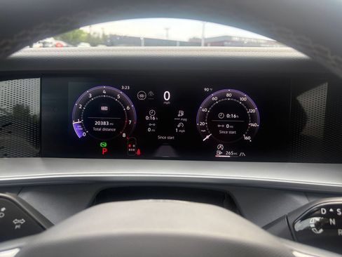Used 2026 Volkswagen Tiguan SE AWD/4WD image 31