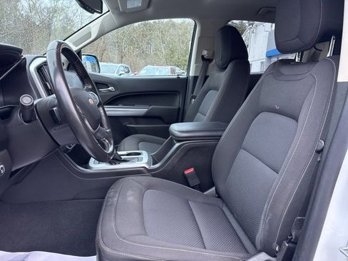 Used 2022 Chevrolet Colorado LT w/ LT Convenience Package image 9