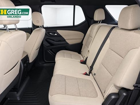 Used 2022 Chevrolet Traverse LS FWD image 13