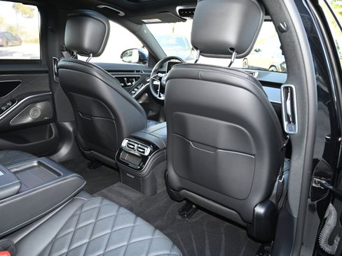 Used 2022 Mercedes-Benz S 580 4MATIC Sedan image 44