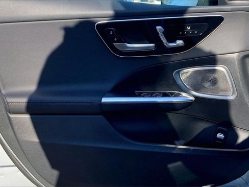 Used 2025 Mercedes-Benz C 300 4MATIC Sedan image 18