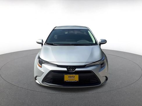 Used 2025 Toyota Corolla LE FWD image 4