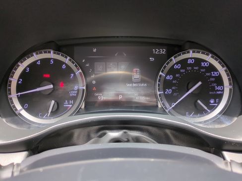 Used 2022 Toyota Highlander XLE FWD image 27