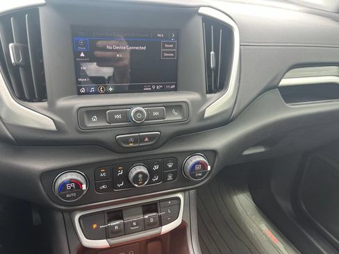 Certified 2024 GMC Terrain SLE w/ Driver Convenience Package FWD image 15