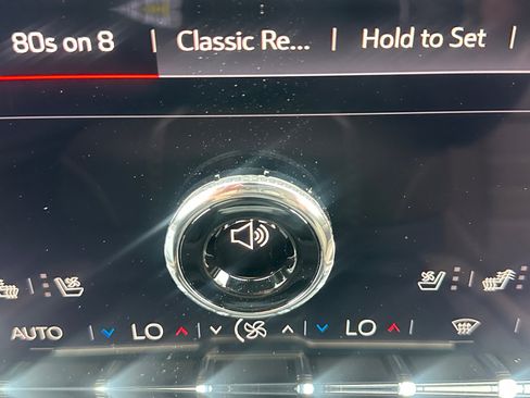 Used 2025 GMC Yukon XL Denali Ultimate AWD/4WD image 17