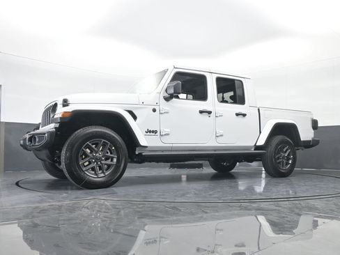 New 2026 Jeep Gladiator Sport image 48