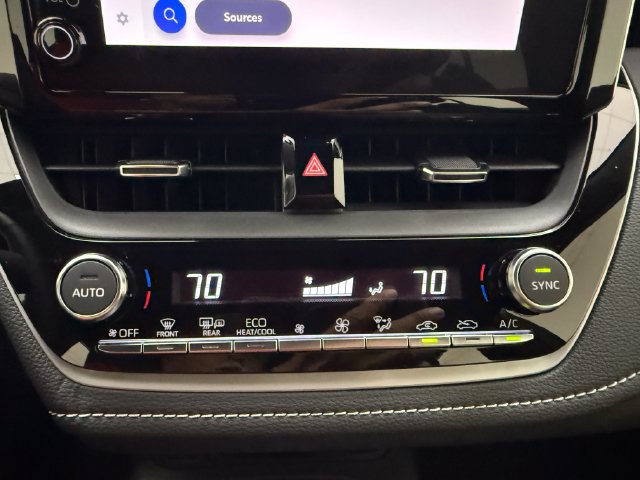 Used 2026 Toyota Corolla XSE FWD image 18