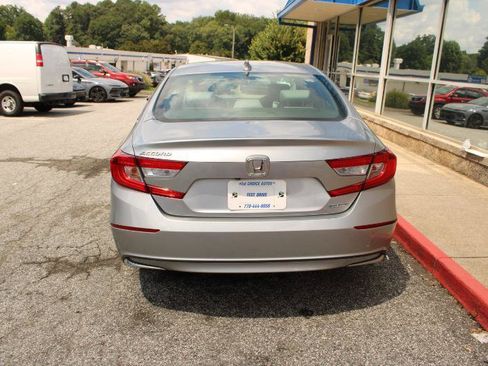 Used 2018 Honda Accord EX image 4