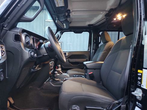 Used 2023 Jeep Gladiator Sport image 13