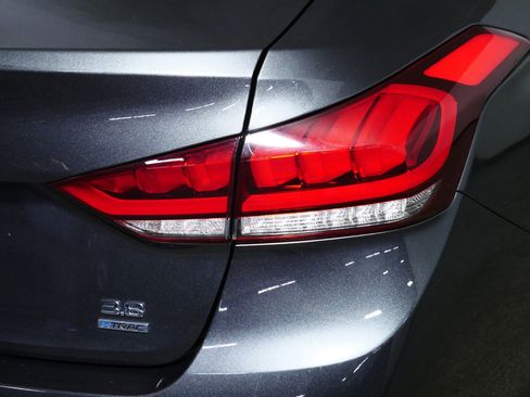 Used 2018 Genesis G80 3.8 w/ Option Group 03 image 17