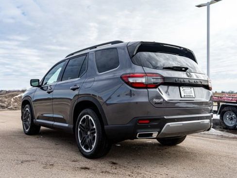 New 2026 Honda Pilot Touring image 5