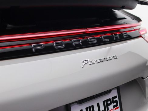 Used 2018 Porsche Panamera 4 AWD/4WD image 9