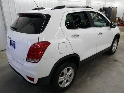 Used 2017 Chevrolet Trax LT w/ LT Convenience Package AWD/4WD image 16