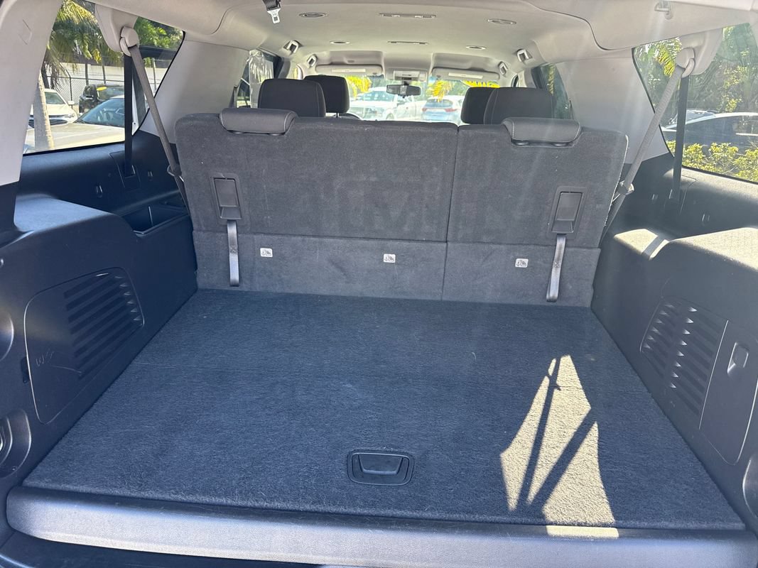 Used 2018 Chevrolet Suburban LS AWD/4WD image 14