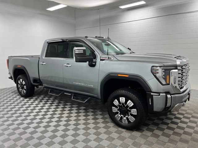 Used 2024 GMC Sierra 2500 Denali w/ Denali Reserve Package AWD/4WD image 4