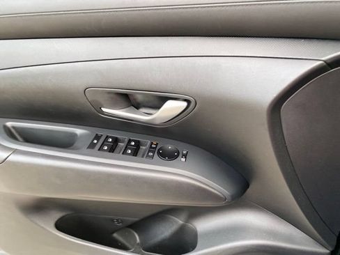 Used 2025 Hyundai Tucson SE FWD image 18
