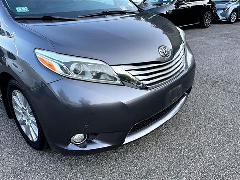 Certified 2017 Toyota Sienna Limited Premium w/ Preferred Accessory Package AWD/4WD image 8