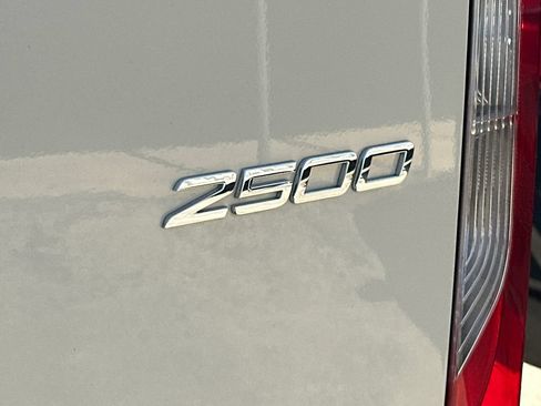 Used 2024 Mercedes-Benz Sprinter 2500 image 8