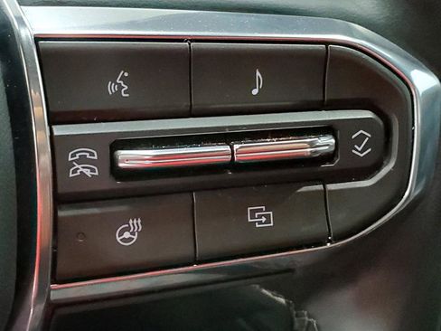 Used 2025 GMC Acadia Elevation image 30