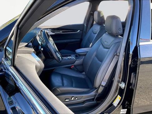 Certified 2025 Cadillac XT6 Premium Luxury image 15