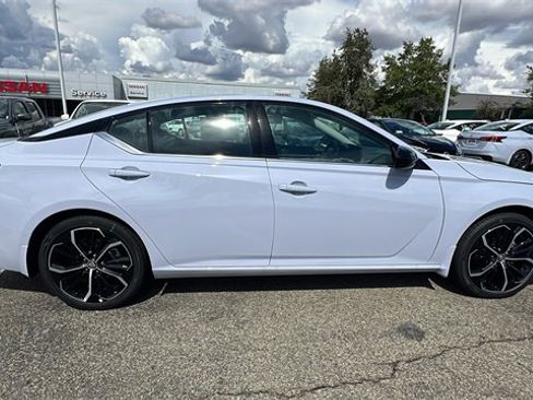 New 2025 Nissan Altima 2.5 SR w/ SR Premium Package image 3